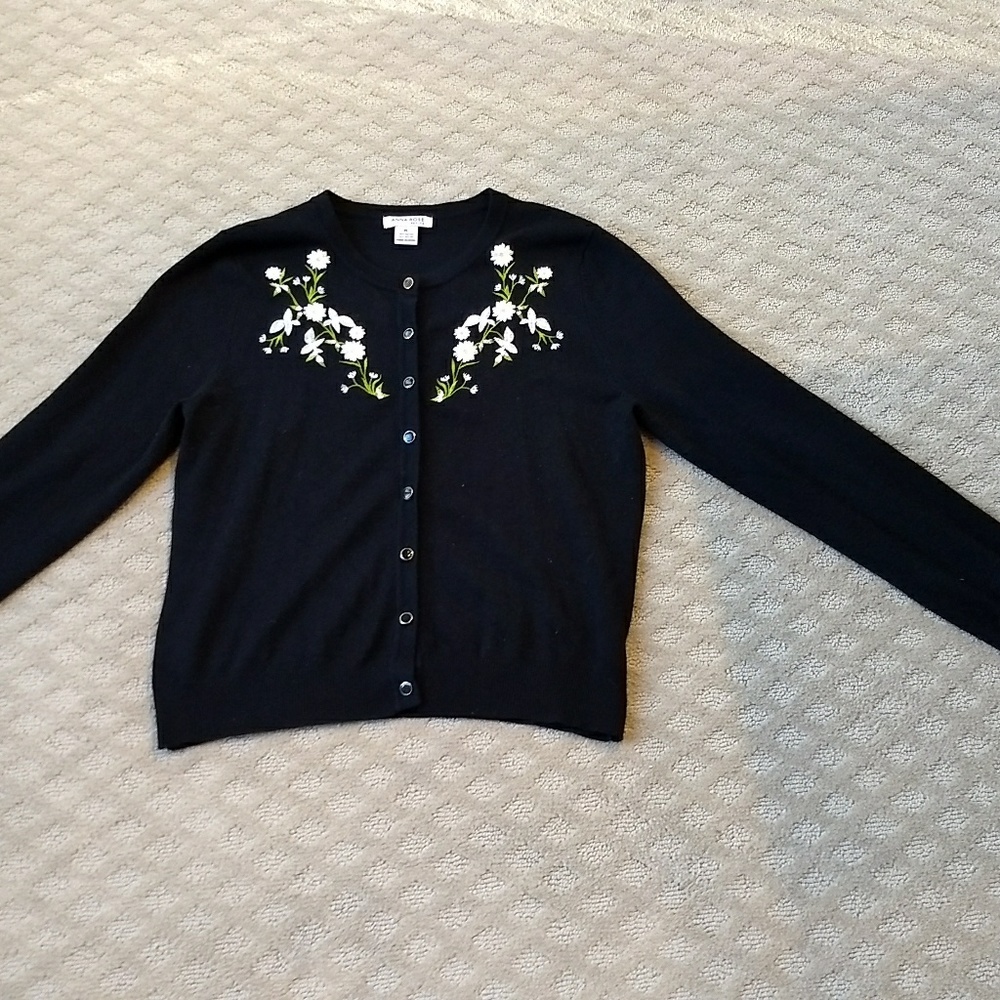 Floral embroidered cardigan